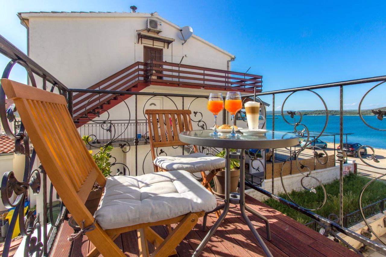 Apartmani Nikolina Seaview Šibenik Exterior foto