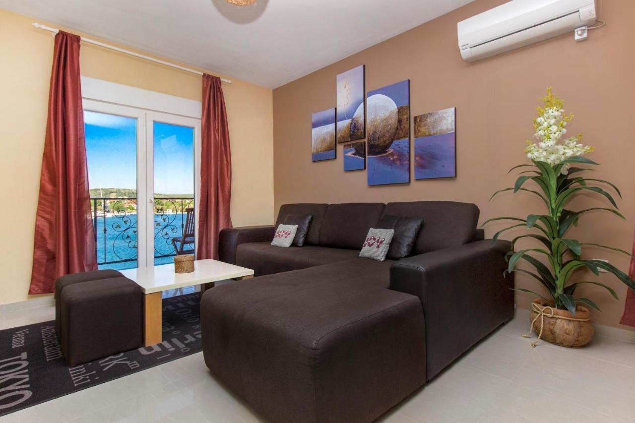 Apartmani Nikolina Seaview Šibenik Exterior foto